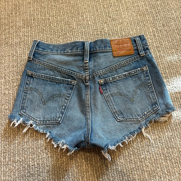 Levi’s premium 501 Jean shorts - Picture 2 of 4